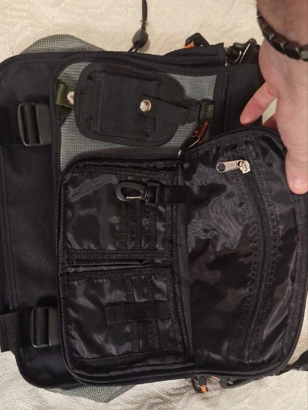 ESPIRIT Black and Gray Men's Messenger Bag with Utility Pouch